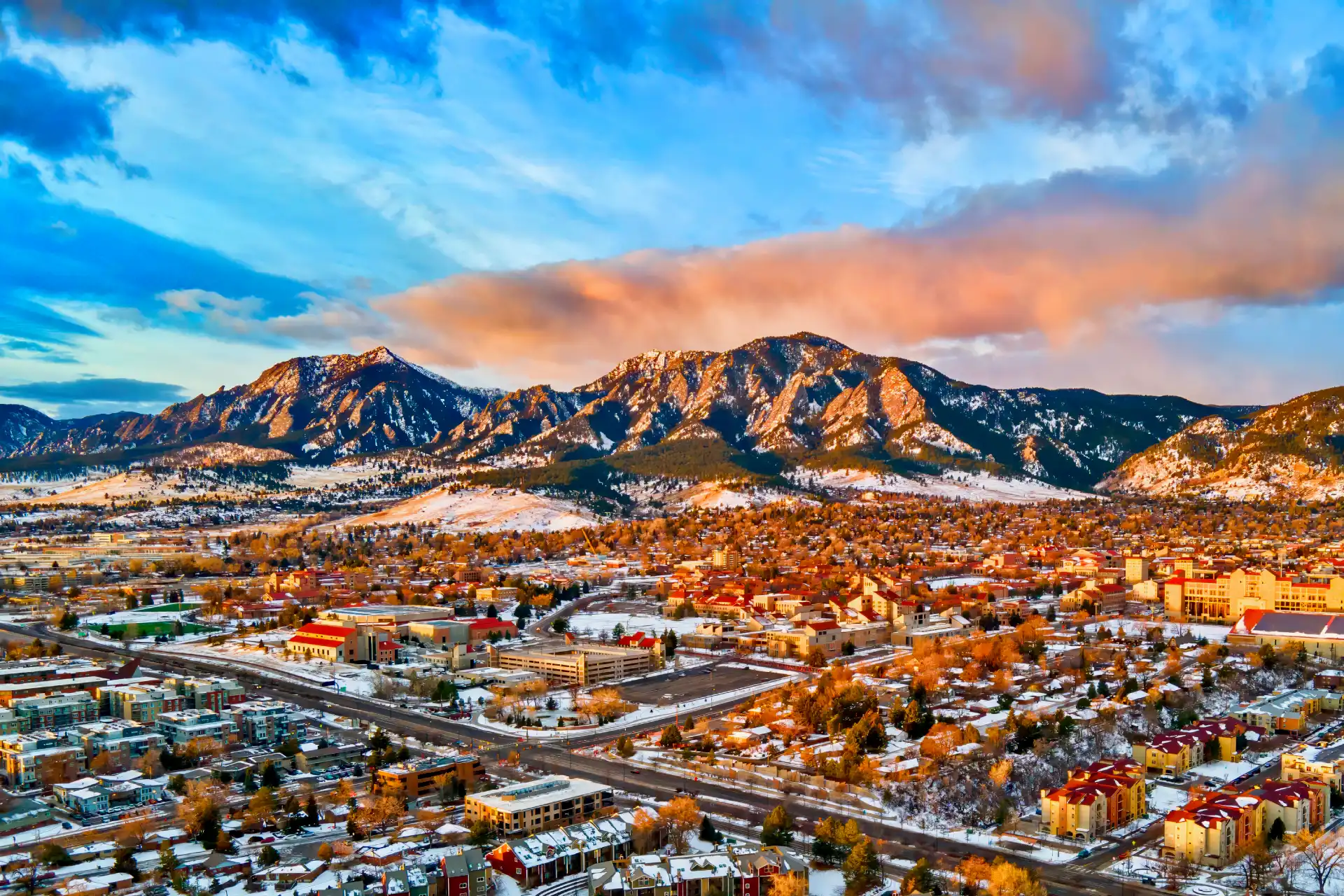 photo of boulder colorado mountains