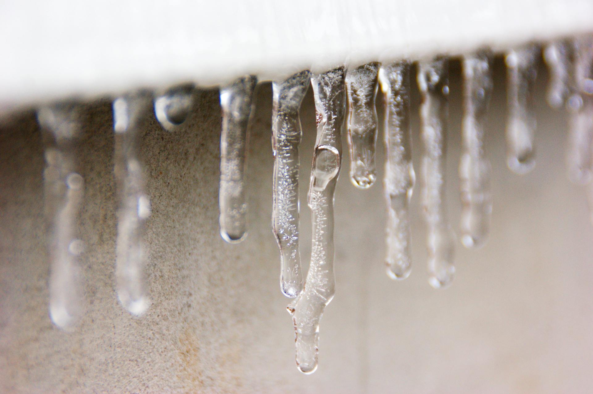 img of frozen pipes icicles